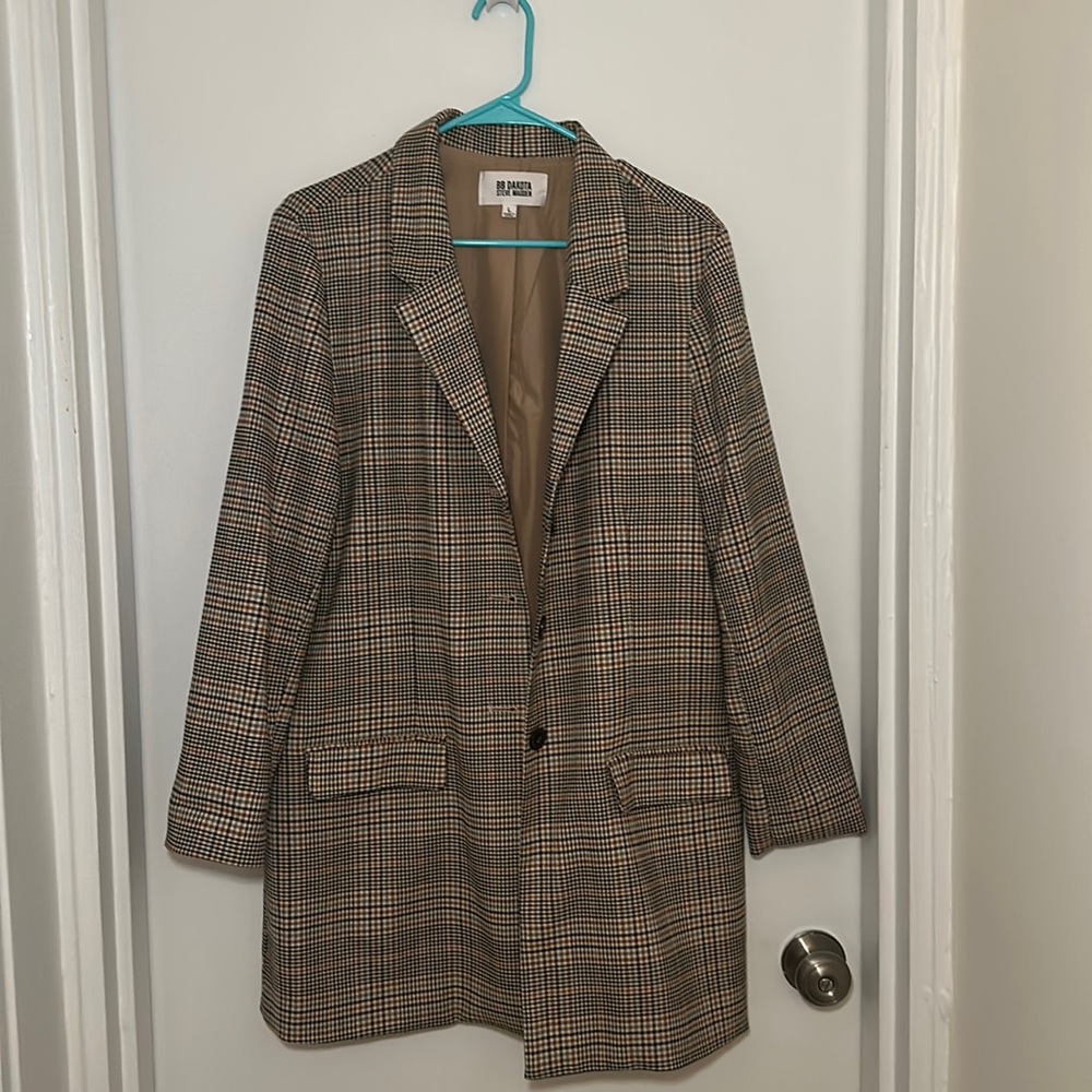 Oversized plaid blazer by Steve Madden